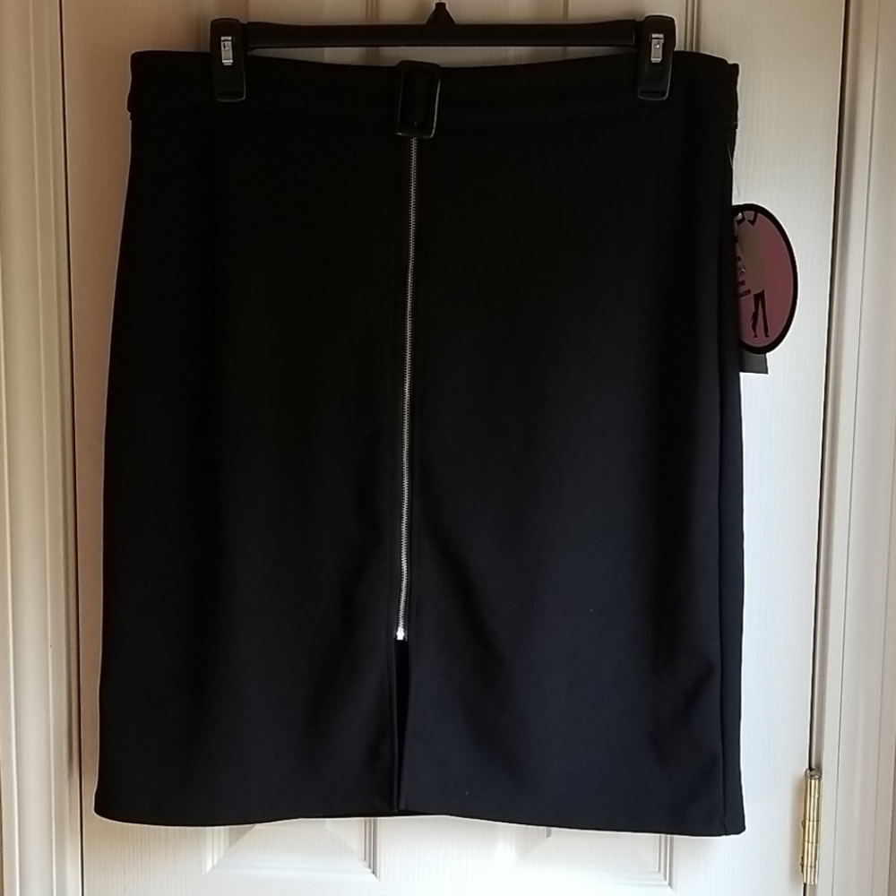 **NWT TENDZ ZIP FRONT BLACK SKIRT SZ 2X